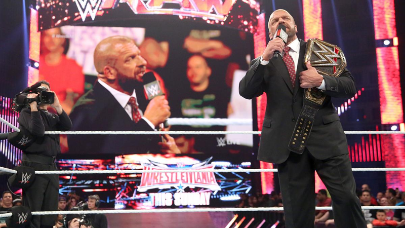 Illustration for article titled The Raw before Wrestlemania proves that WWE is in a tough spot